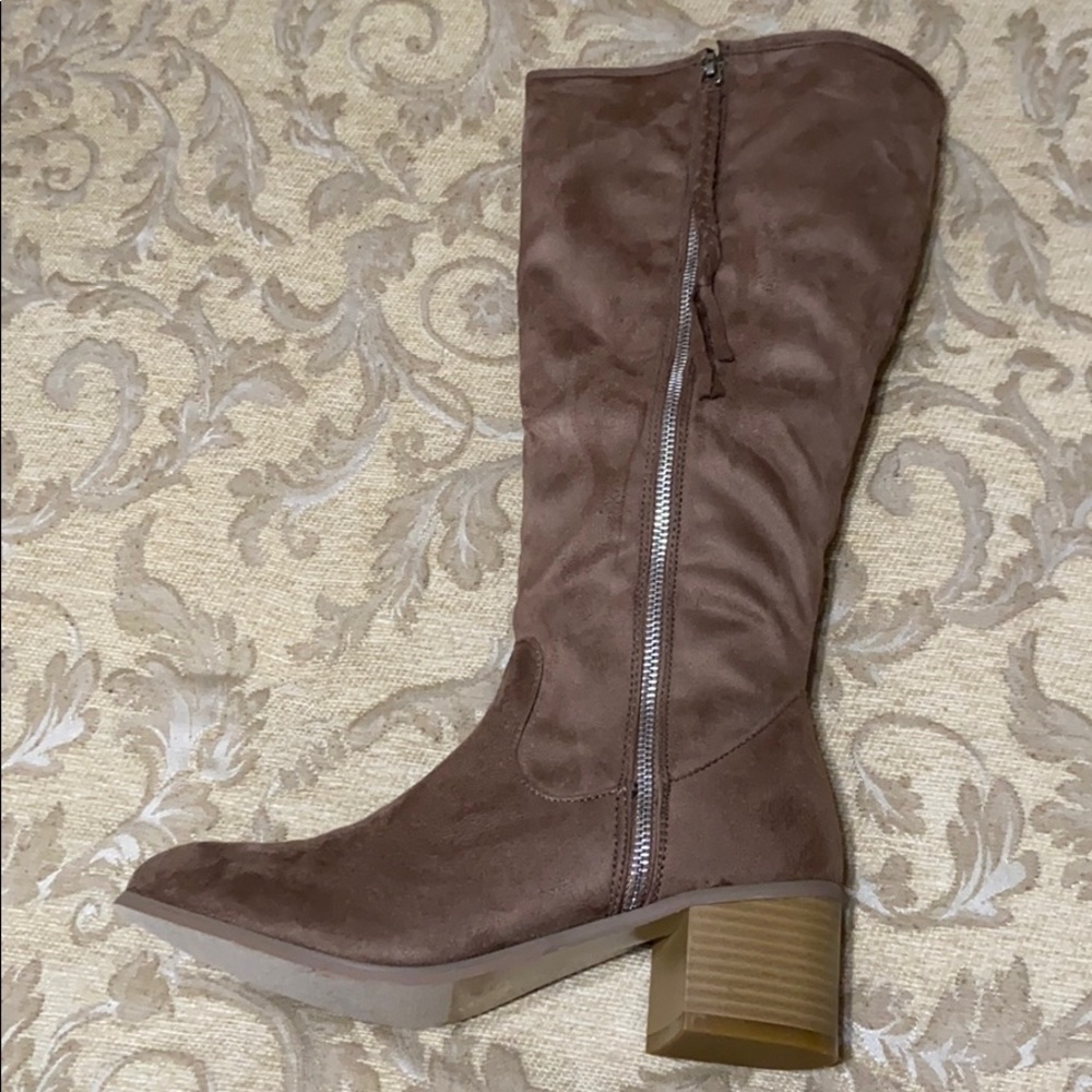 Brand New without Tags BOOTS 8 - Picture 3 of 11